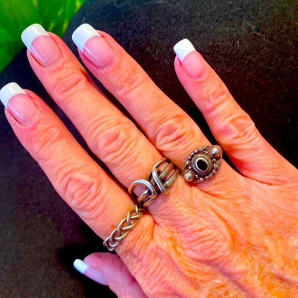 VINTAGE STERLING SILVER BLACK ONYX RING‼️ - Picture 2 of 10